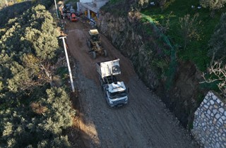 Gemlik’te Yol Çalışmaları Hız Kesmeden Devam Ediyor